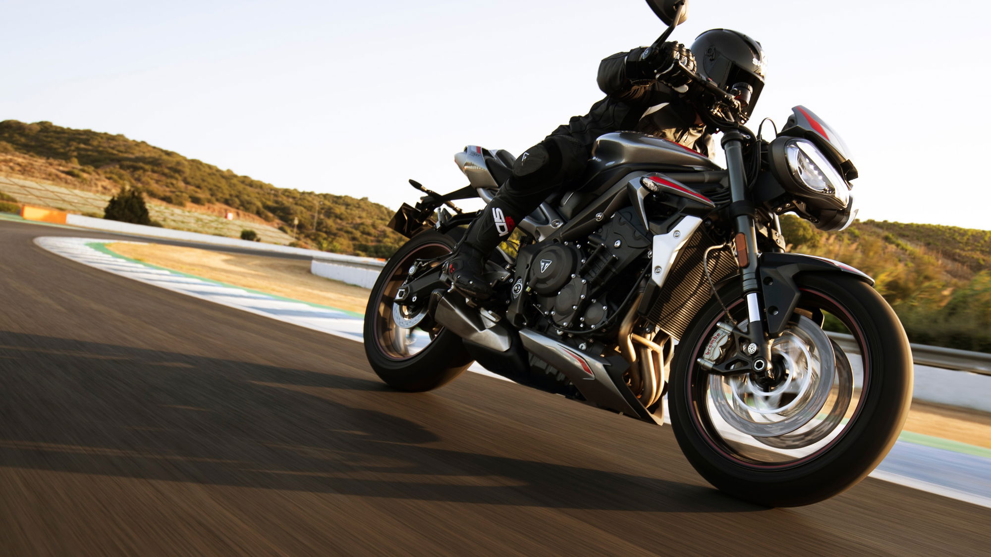Triumph Street Triple RS - Moto2 765 engine